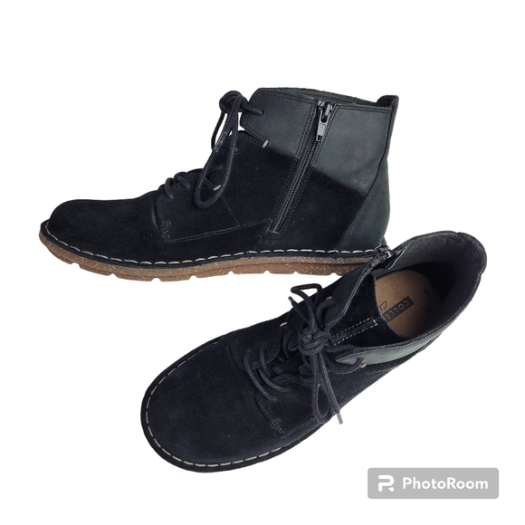 Clarks Collection | Tamitha Key Black Ankle Chukka Boots Size 7 - Picture 2 of 12